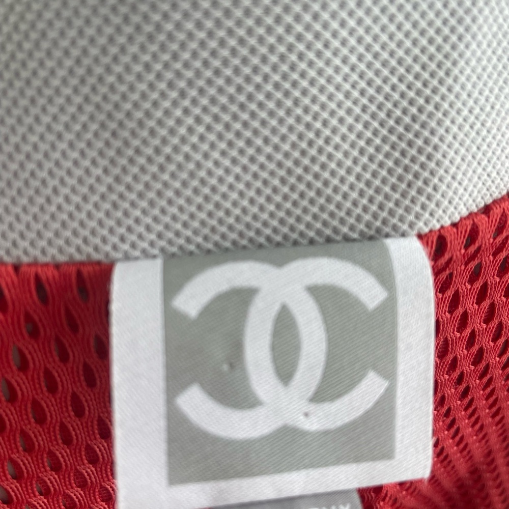 CHANEL Red and Gray Jacket with Hood - Picture 6 of 11